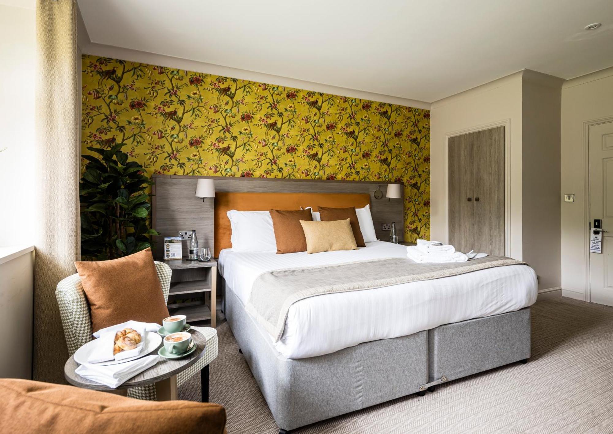 The Holt Hotel Steeple Aston Bagian luar foto