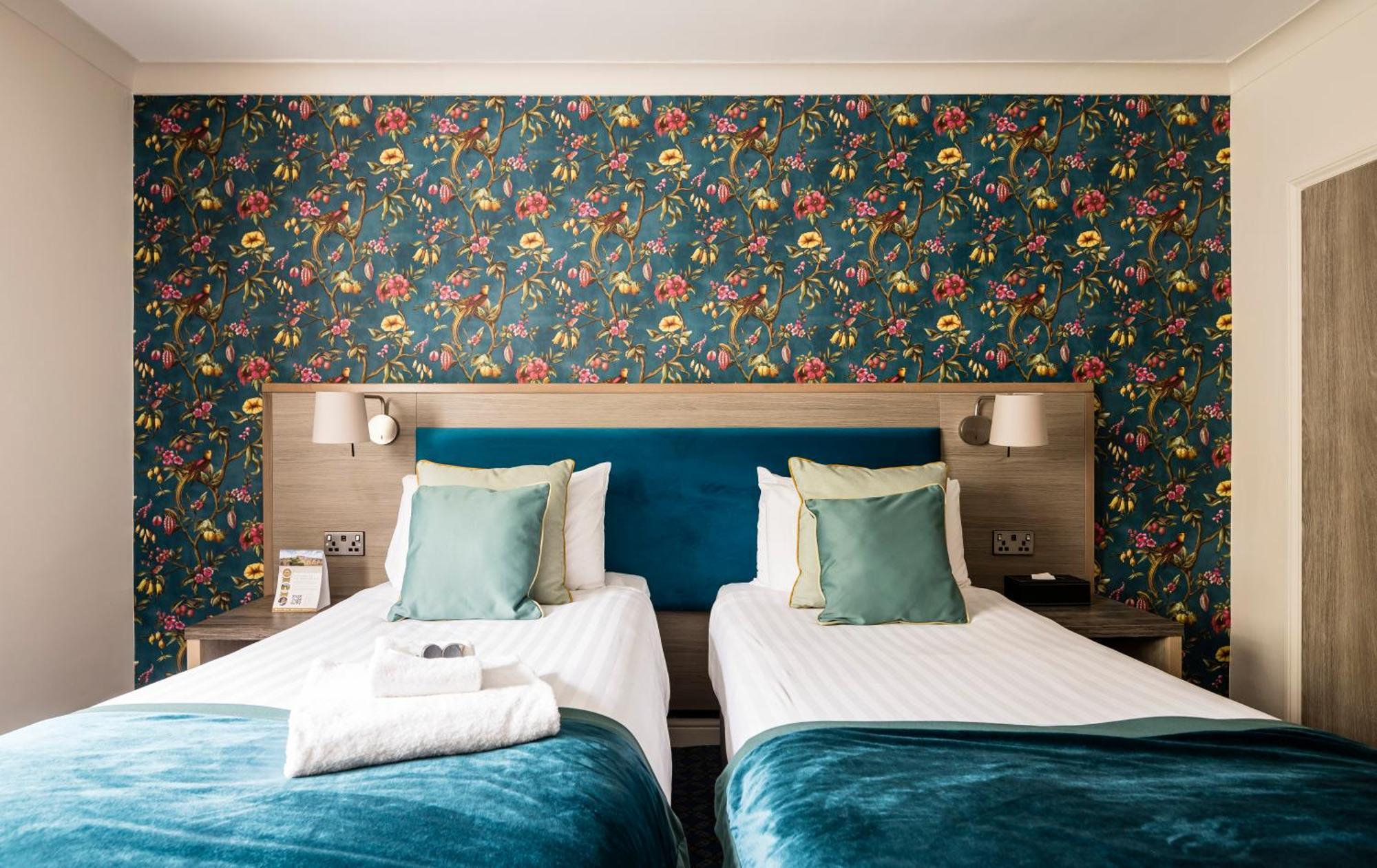 The Holt Hotel Steeple Aston Bagian luar foto