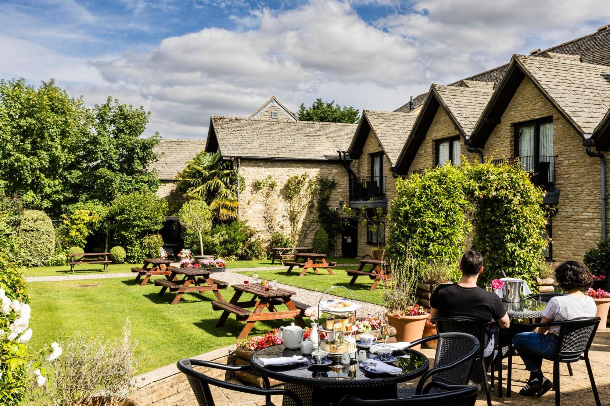 The Holt Hotel Steeple Aston Bagian luar foto