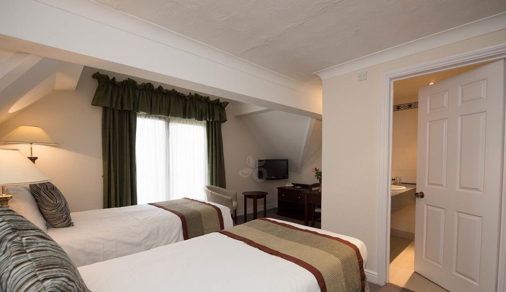 The Holt Hotel Steeple Aston Bagian luar foto